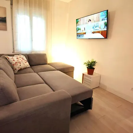 דירה Barbara's House 10minutes To